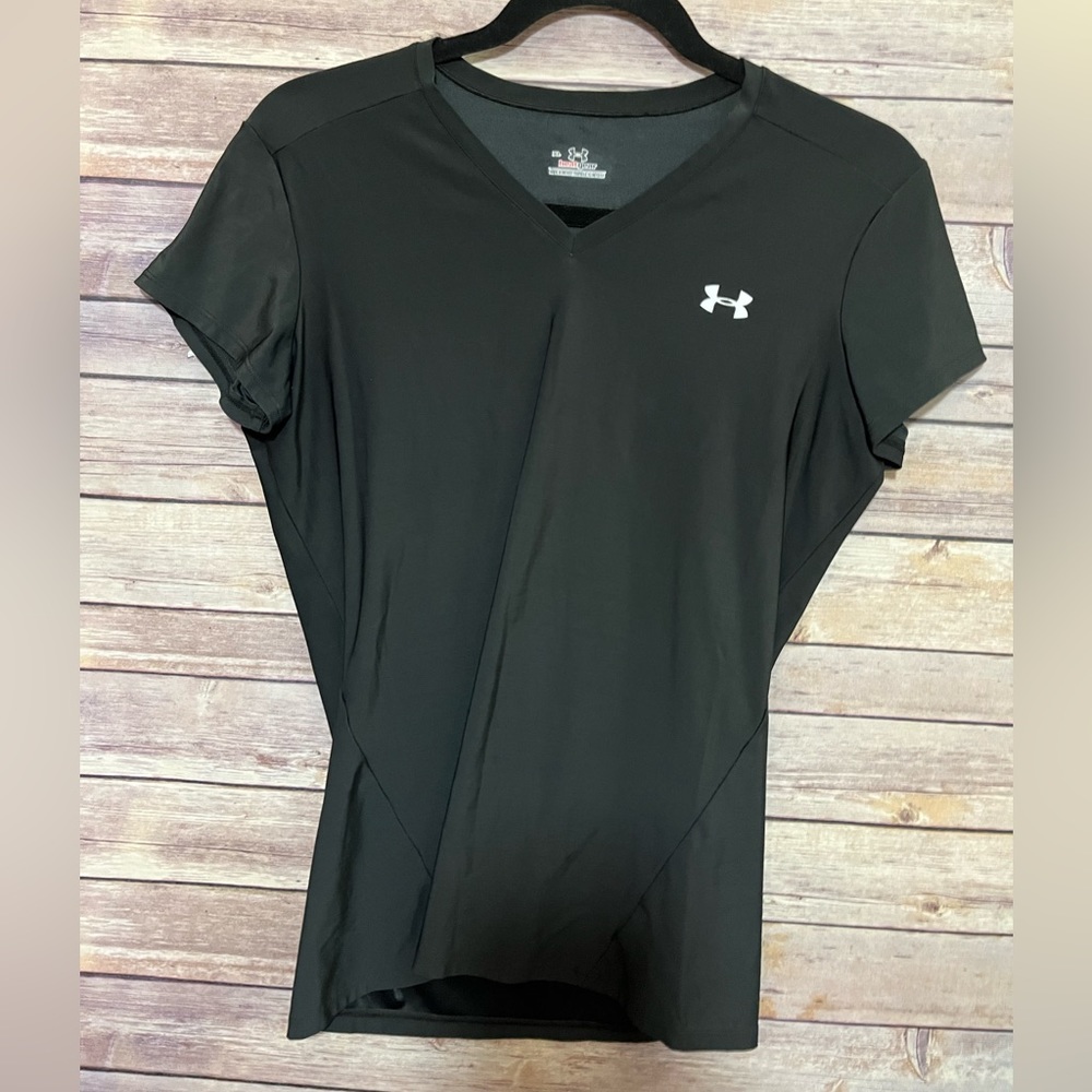 ⭐️ Under Armour Black Tee Size XL E1